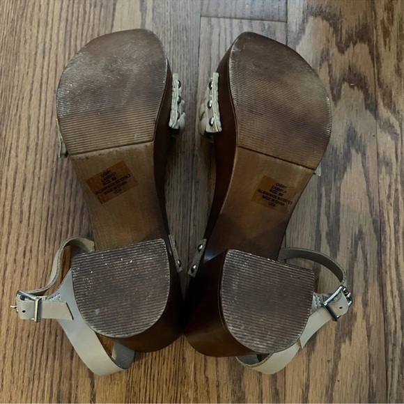 Madden Girl Braided Platform Cabby Sandal Wooden Wedge Faux Leather Size 8M - Picture 3 of 3